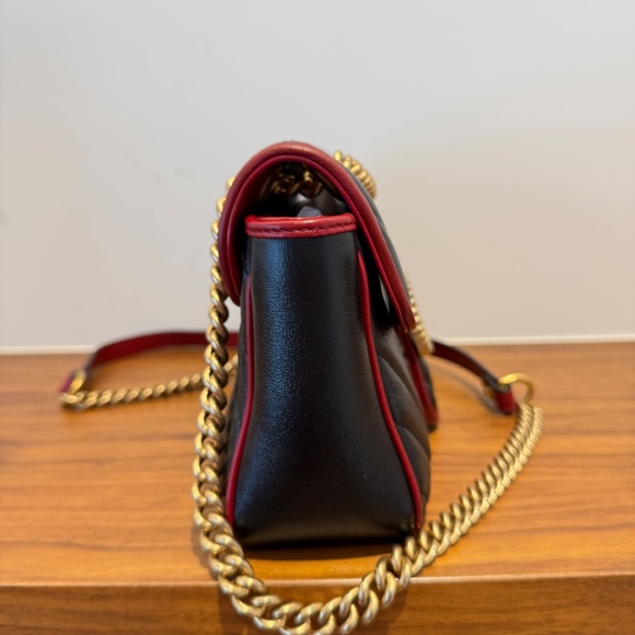 Gucci Vintage Effect Calfskin Matelasse Diagonal Small Torchon GG Marmont Black - Picture 7 of 10